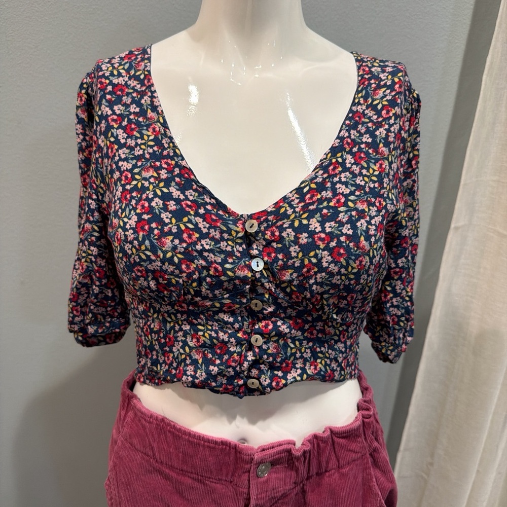 Coco & Jaimeson Chic Floral V Button Crop Top 1/2 Sleeve Ruched Waist Blouse M